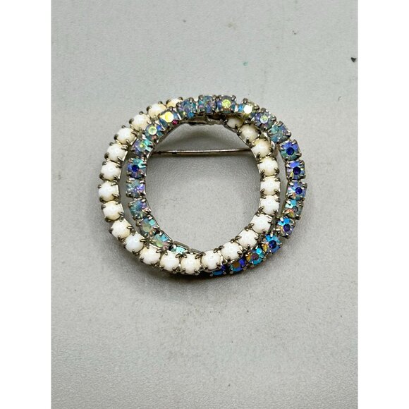 Vintage Rhinestones Wreath Pin Brooch Intersecting Circle White Blue Rhinestones - Picture 5 of 8
